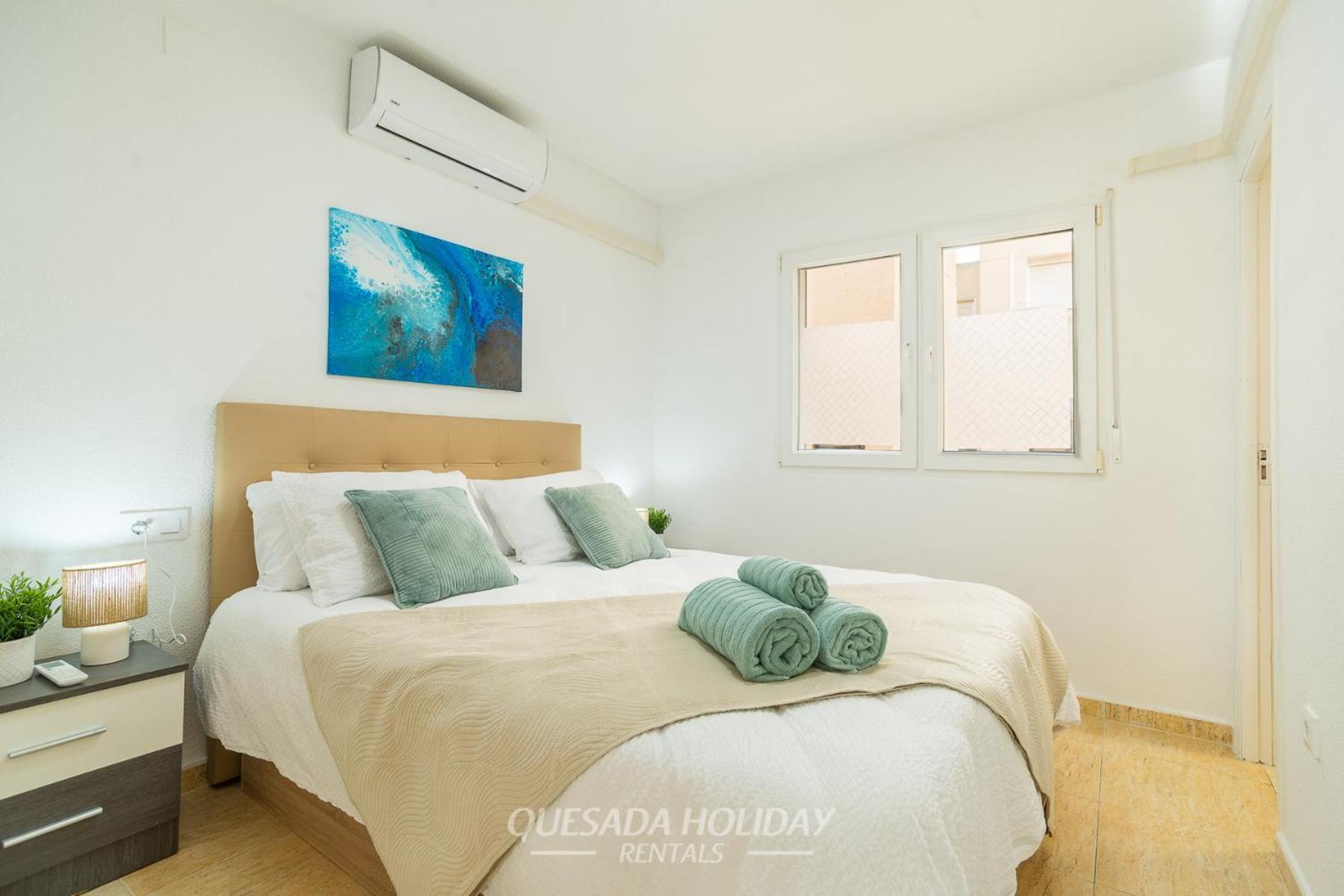 Sunny Beachside Sleeps 4 Ground Floor